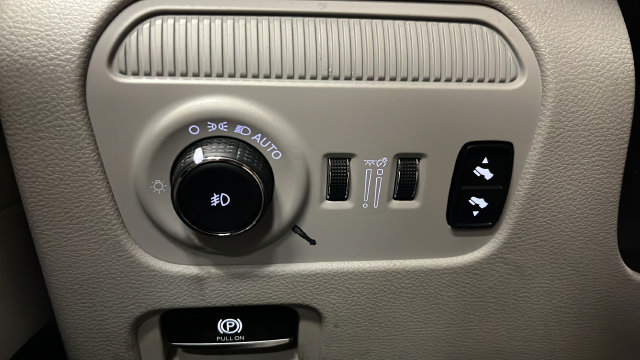 Used 2023 Jeep Grand Wagoneer L 4WD image 35