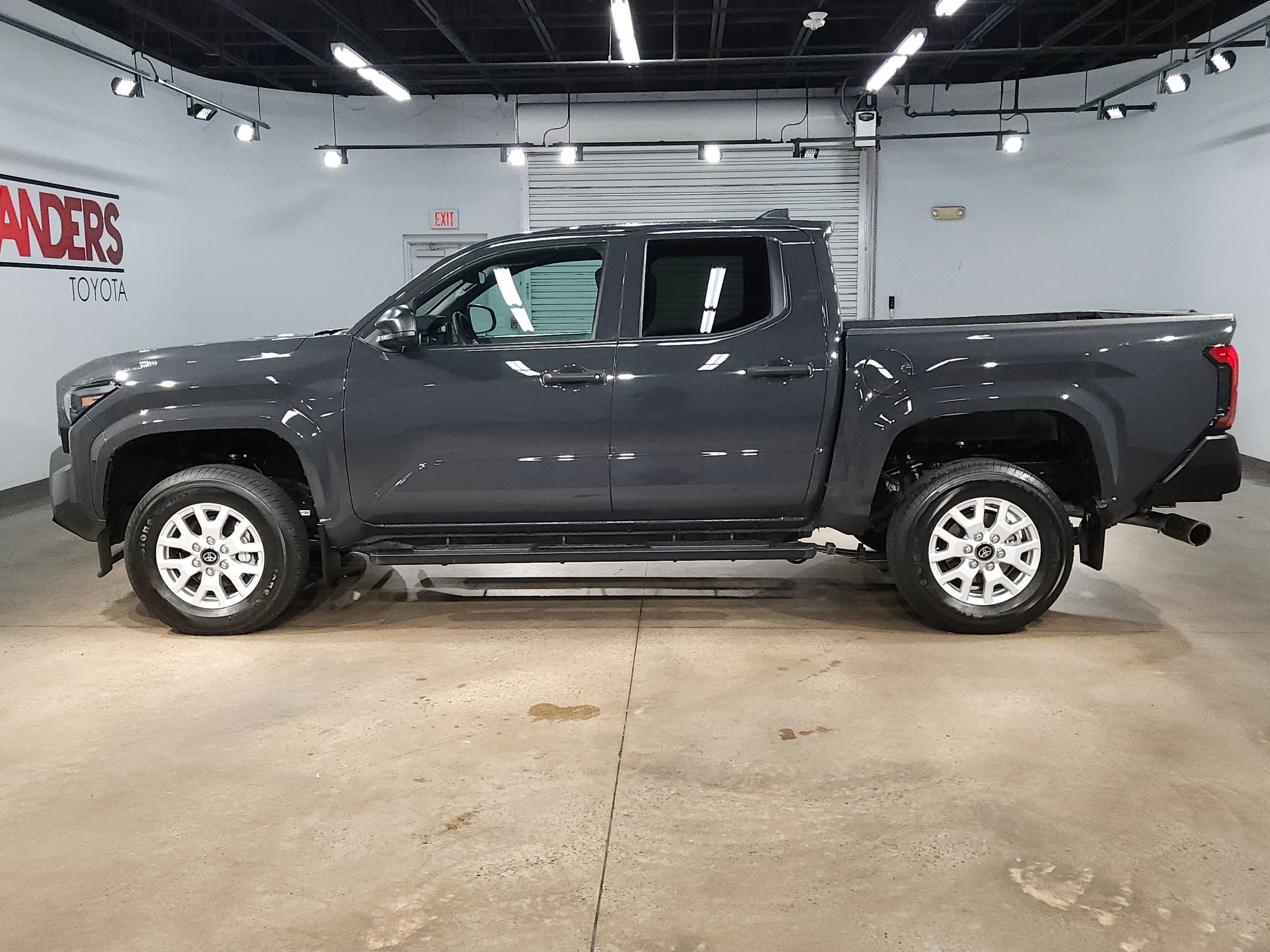 Certified 2024 Toyota Tacoma SR image 4