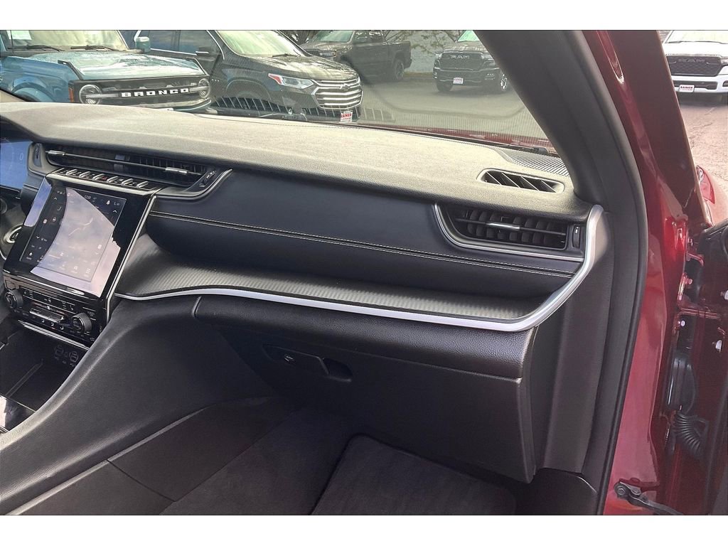 Used 2024 Jeep Grand Cherokee L Laredo image 16