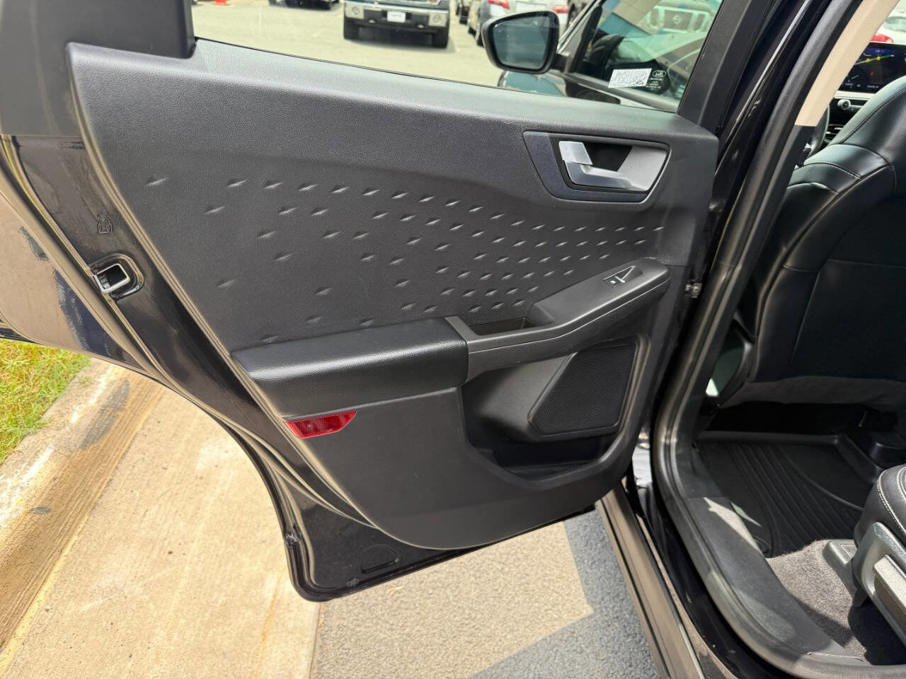 Used 2020 Ford Escape SEL image 29