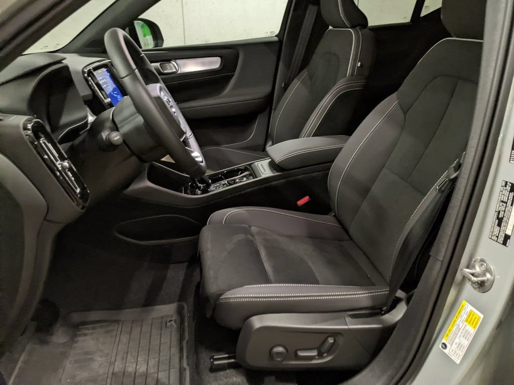 New 2026 Volvo XC40 B5 Ultra w/ Protection Package Premier AWD/4WD image 11