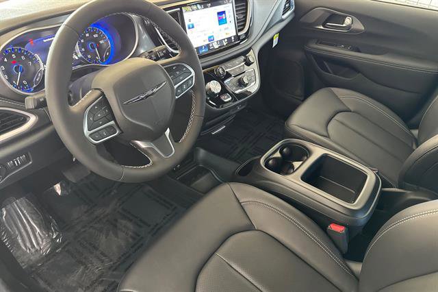New 2026 Chrysler Pacifica Select image 7