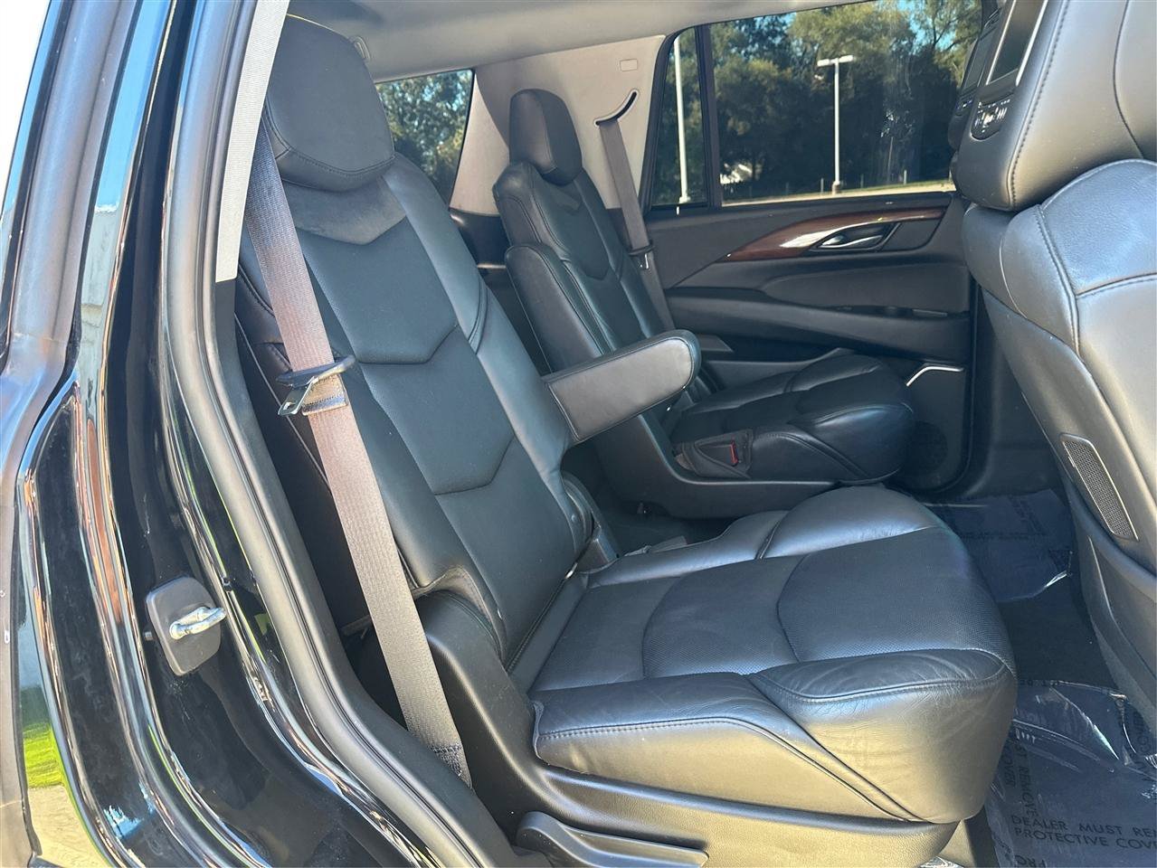 Used 2018 Cadillac Escalade Luxury AWD/4WD image 43
