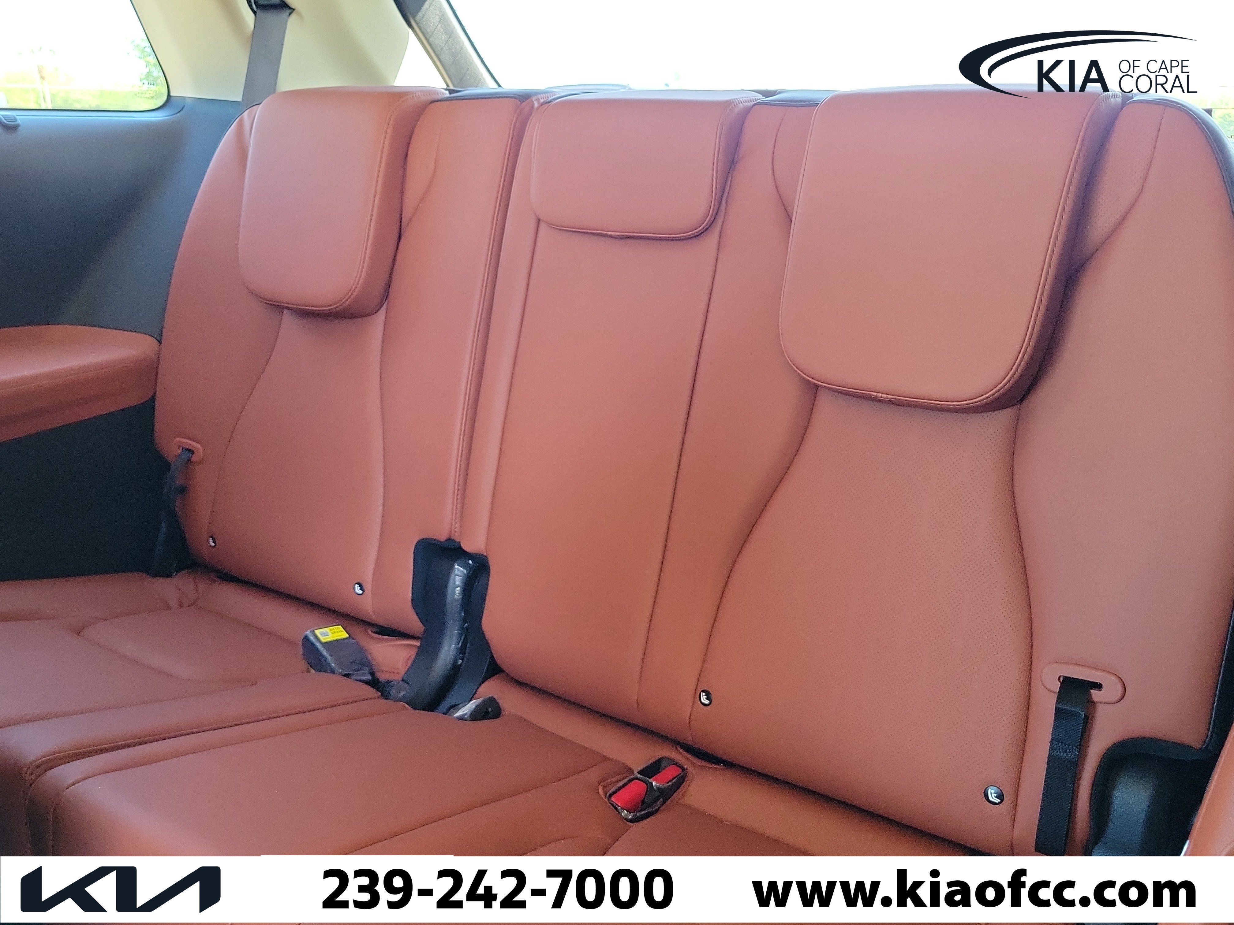 Used 2025 Kia Carnival EX FWD image 17