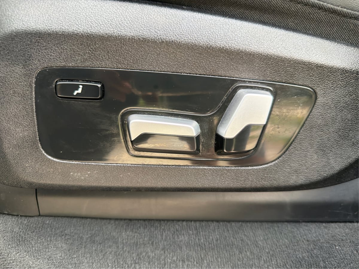 Used 2024 BMW X7 M60i w/ Executive Package AWD/4WD image 36