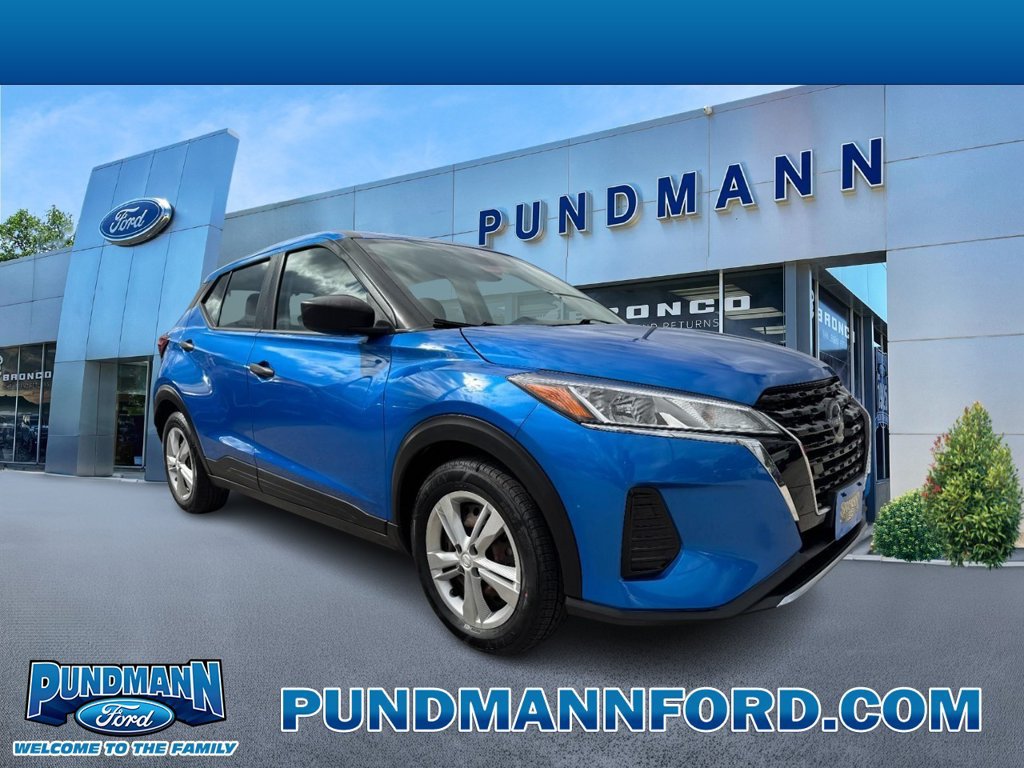 Used 2022 Nissan Kicks S FWD image 1