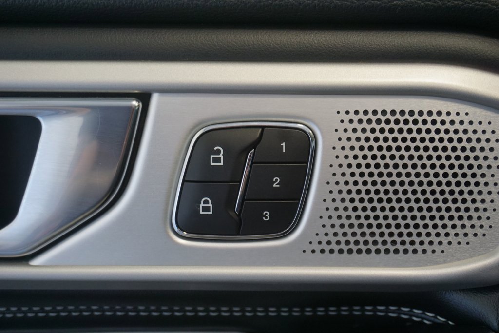 Used 2020 Ford Explorer ST w/ Premium Technology Package image 7