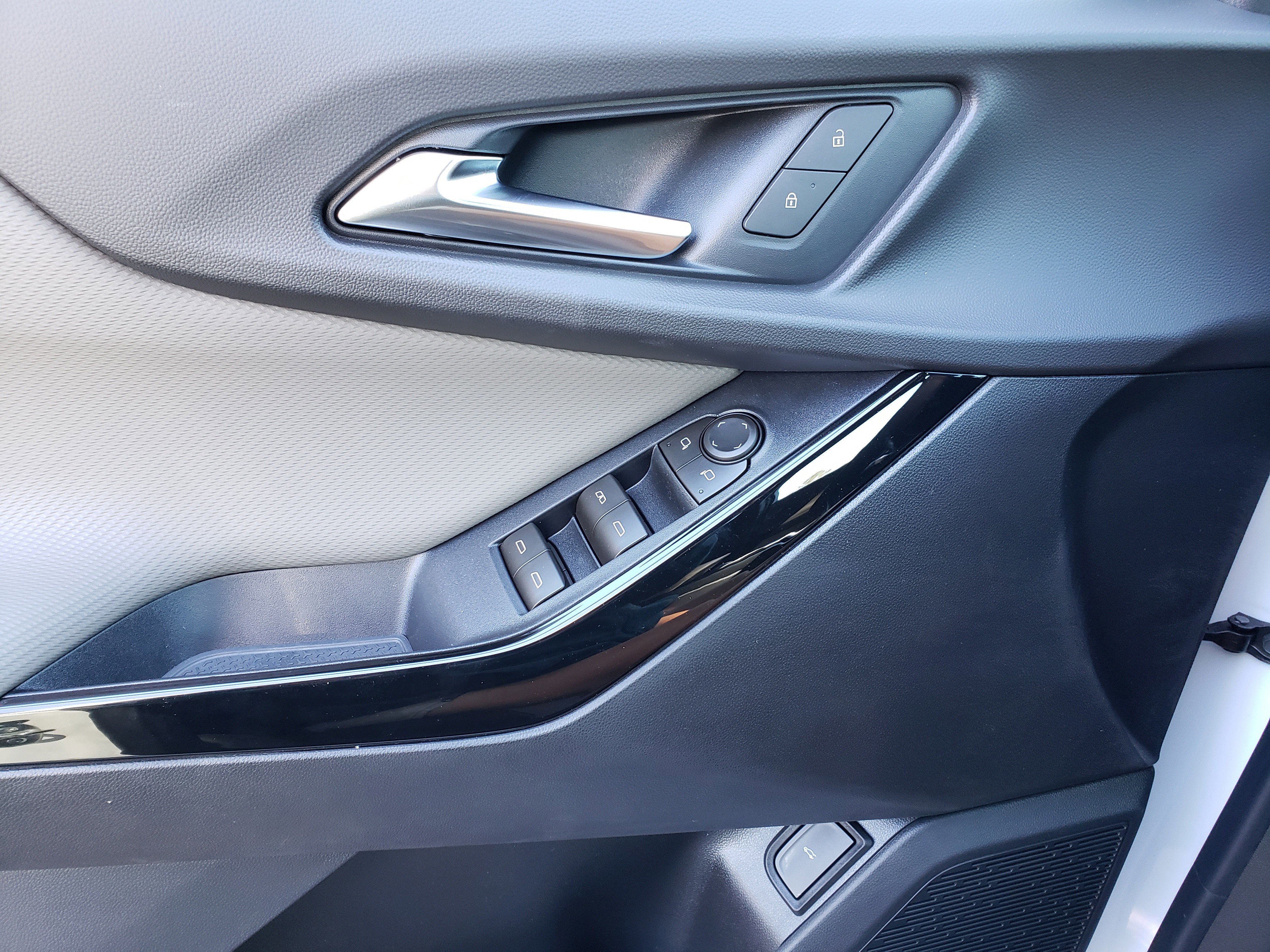 New 2026 Chevrolet Equinox LT w/ Convenience Package II image 14