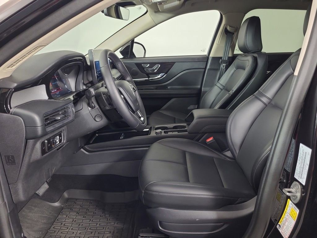 Used 2025 Lincoln Corsair AWD w/ Equipment Group 101A image 20