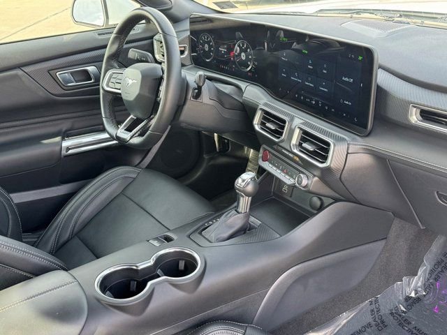 Used 2025 Ford Mustang Premium image 12