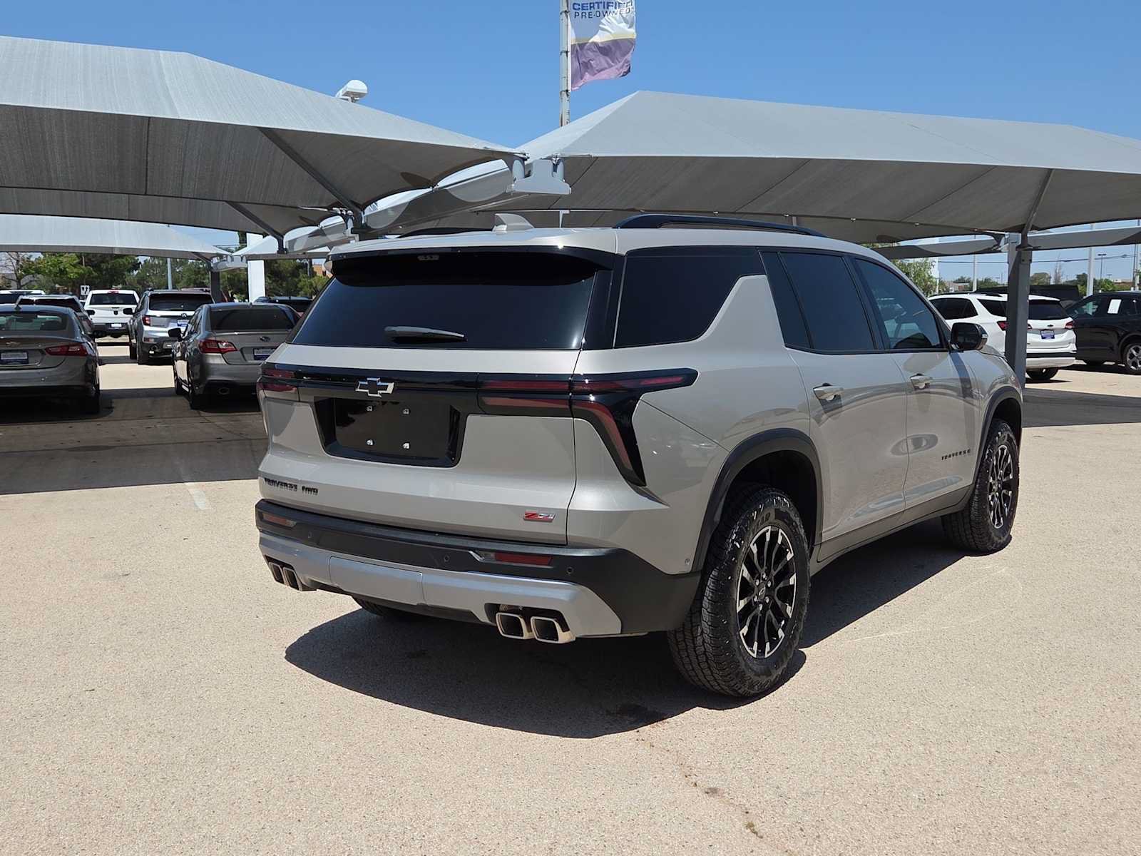 Used 2026 Chevrolet Traverse Z71 w/ Enhanced Driving Package AWD/4WD image 8