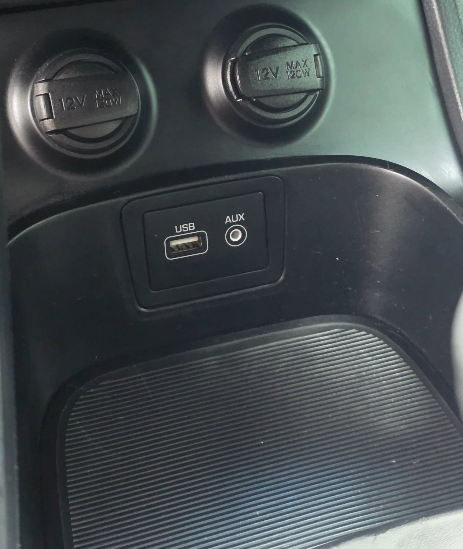 Used 2018 Hyundai Santa Fe Sport image 18