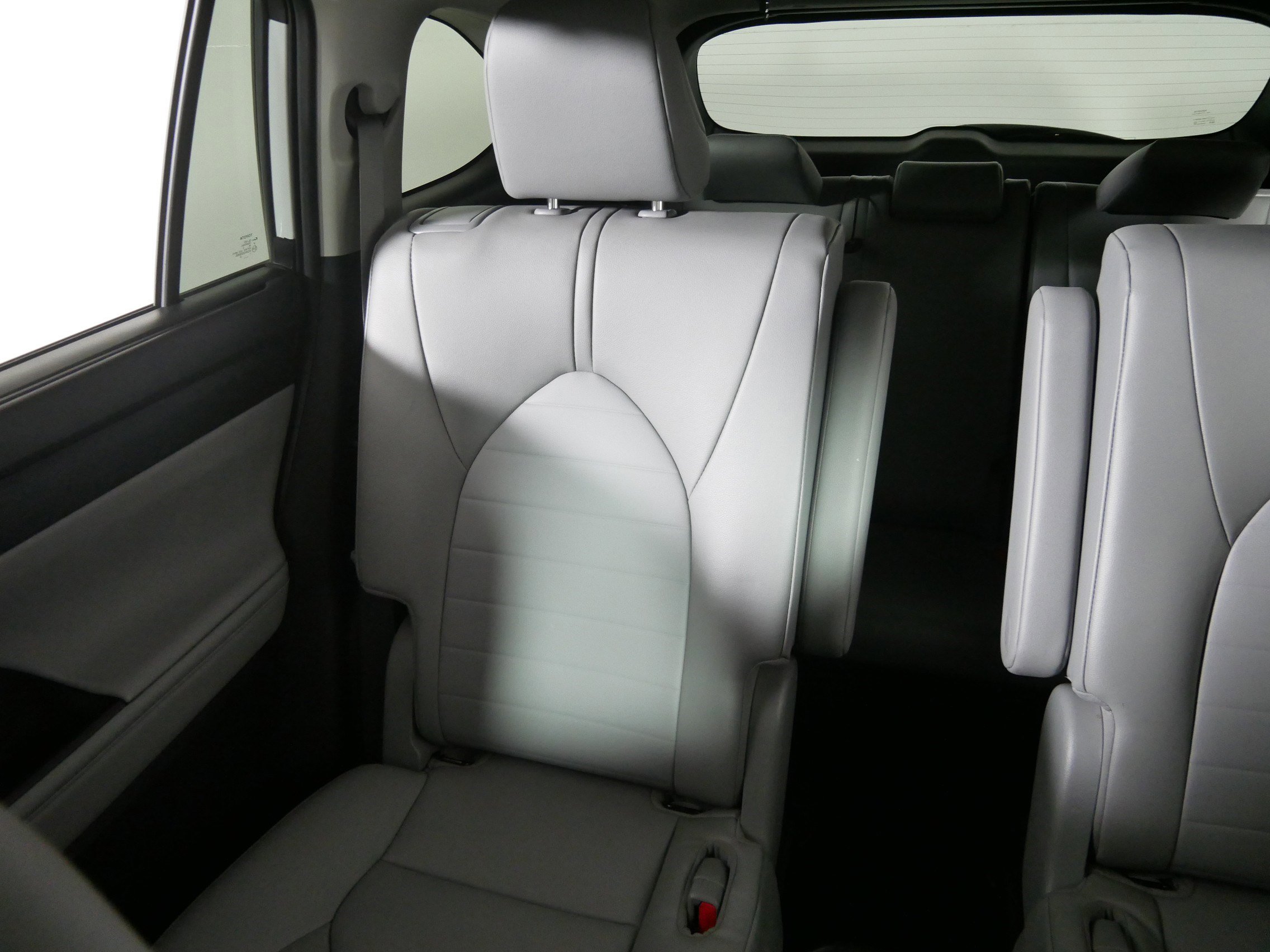 Used 2022 Toyota Highlander XLE image 12