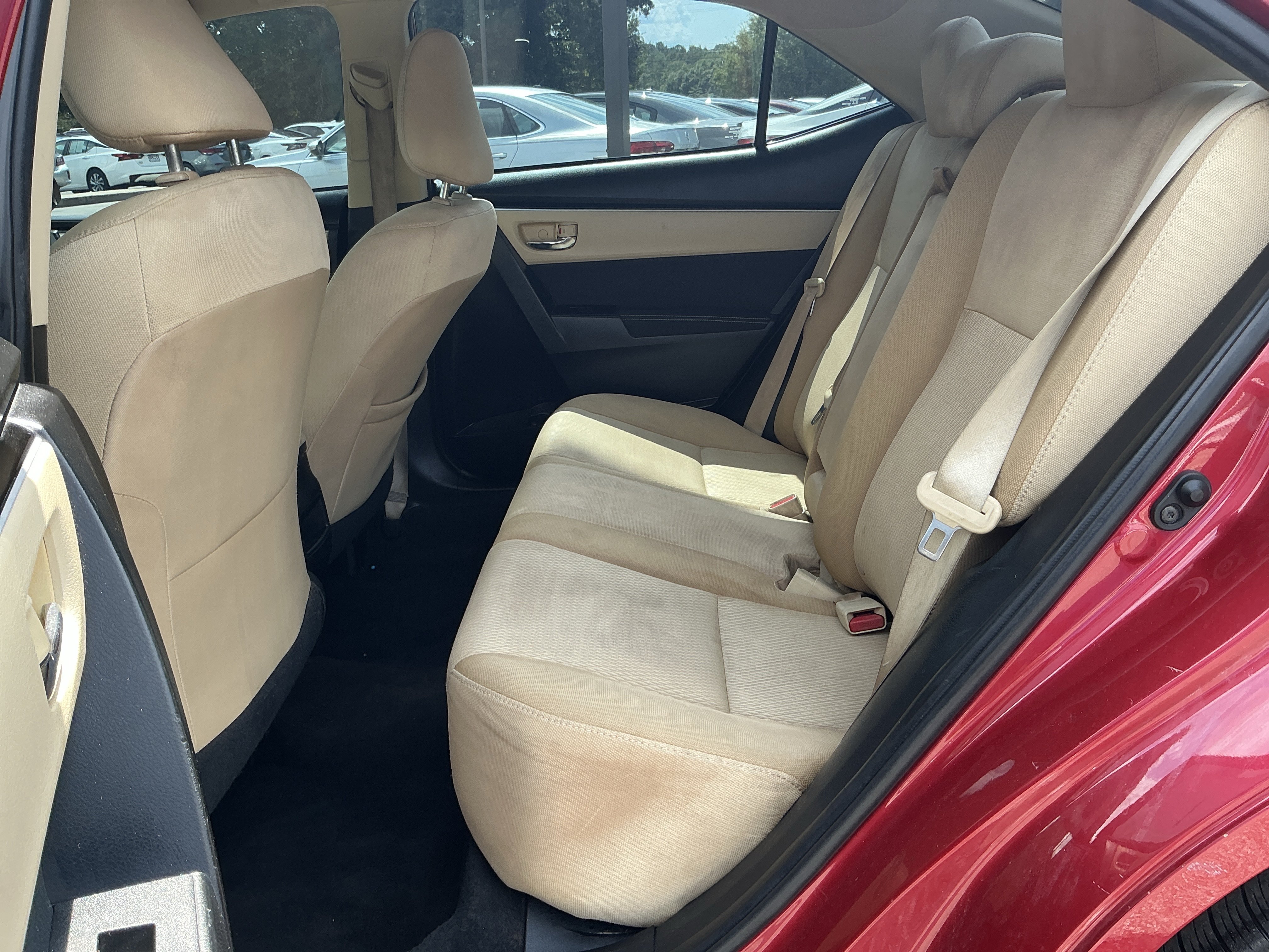 Used 2018 Toyota Corolla LE FWD image 14
