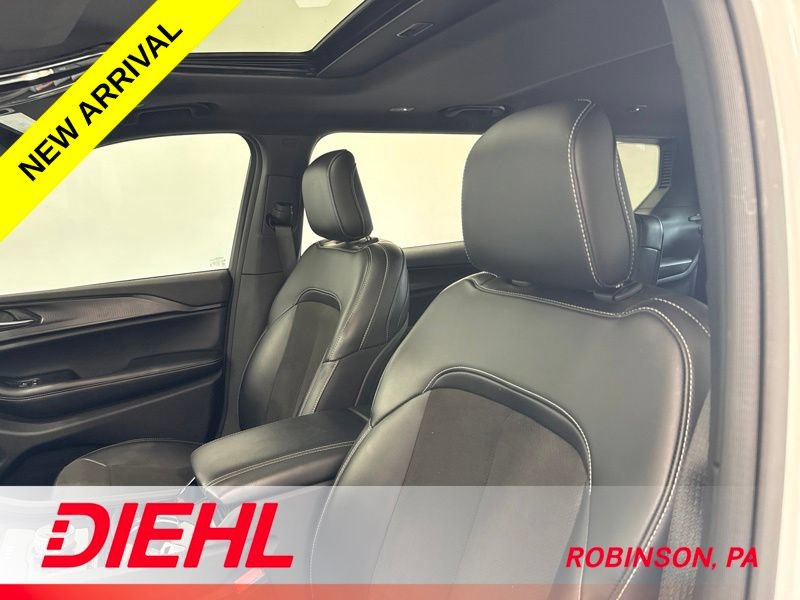 Used 2023 Jeep Grand Cherokee L Laredo AWD/4WD image 20