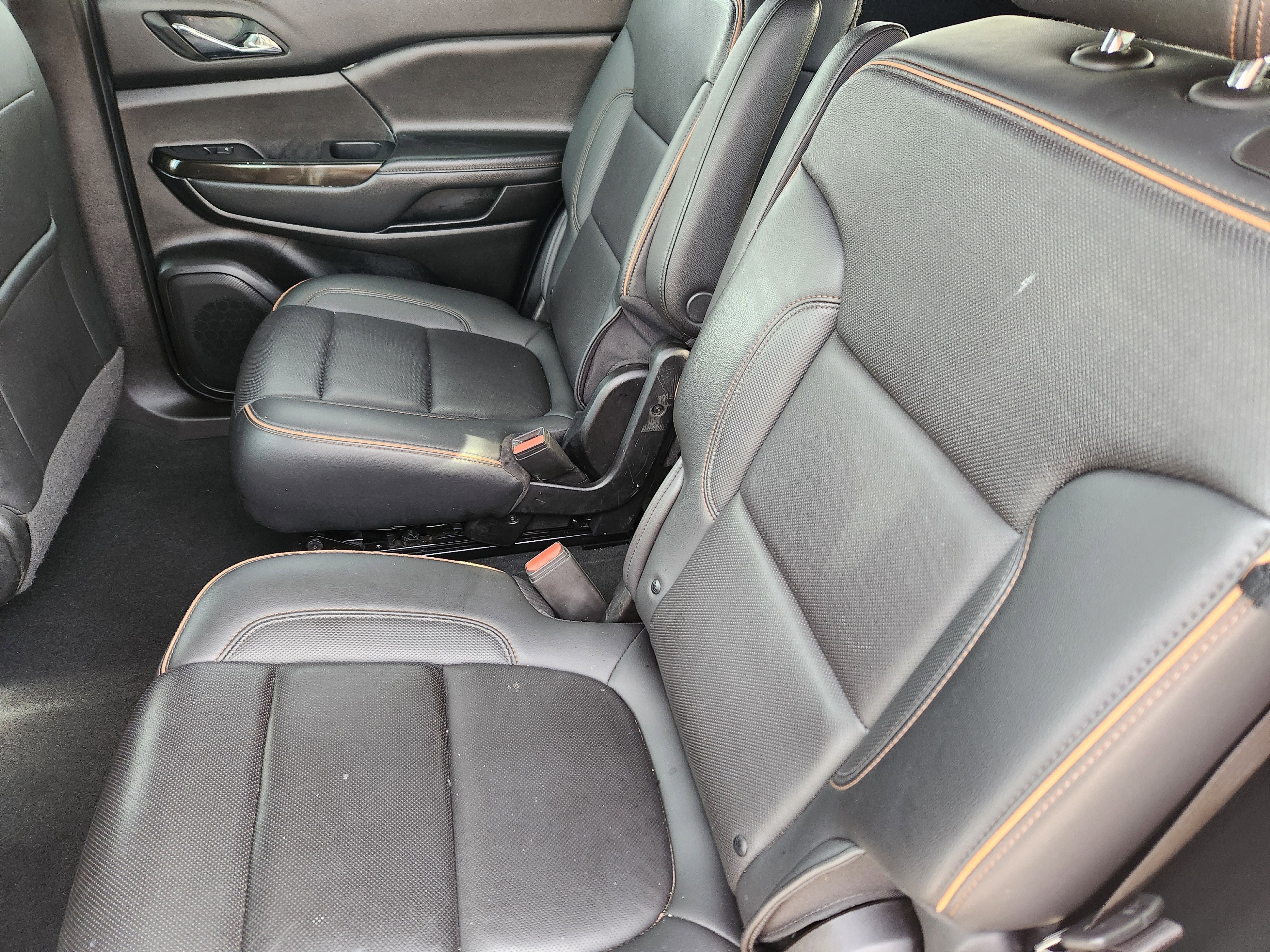 Used 2022 GMC Acadia AT4 w/ Technology Package image 19