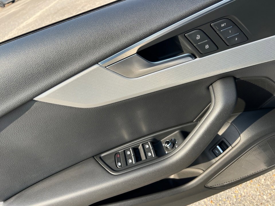 Used 2017 Audi A4 2.0T Prestige image 31