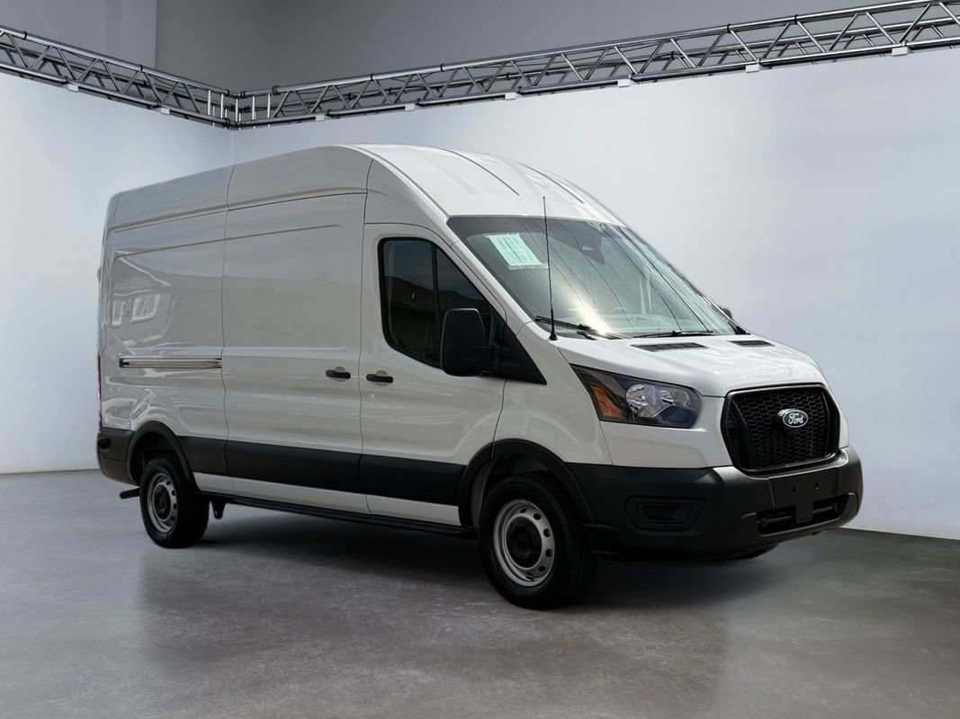 Used 2026 Ford Transit 250 148 High Roof RWD image 3