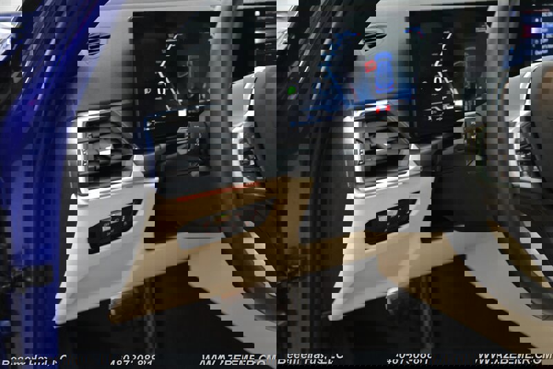 Used 2024 BMW 330i Sedan w/ M Sport Package RWD image 25