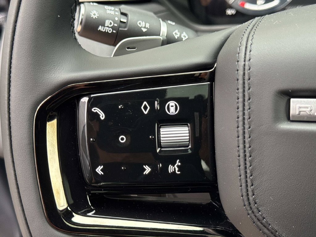 New 2026 Land Rover Range Rover Velar S AWD/4WD image 30