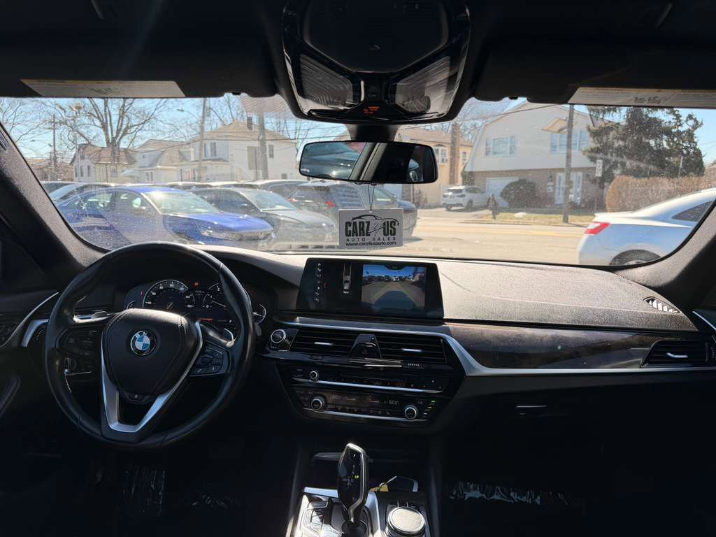 Used 2017 BMW 540i xDrive w/ Premium Package image 32