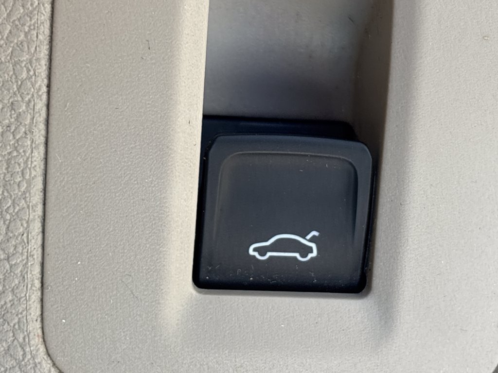 Used 2018 Volkswagen Atlas SEL AWD/4WD image 28
