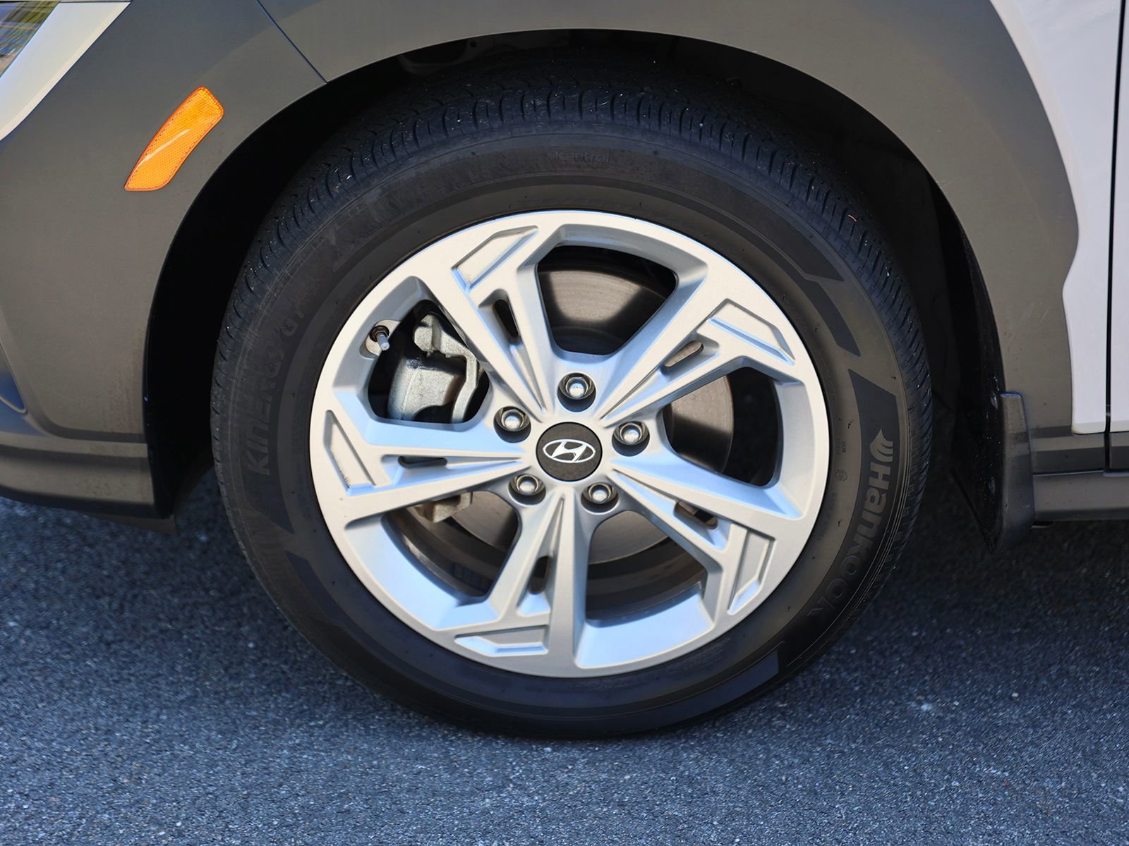 Certified 2023 Hyundai Kona SEL w/ Convenience Package AWD/4WD image 11