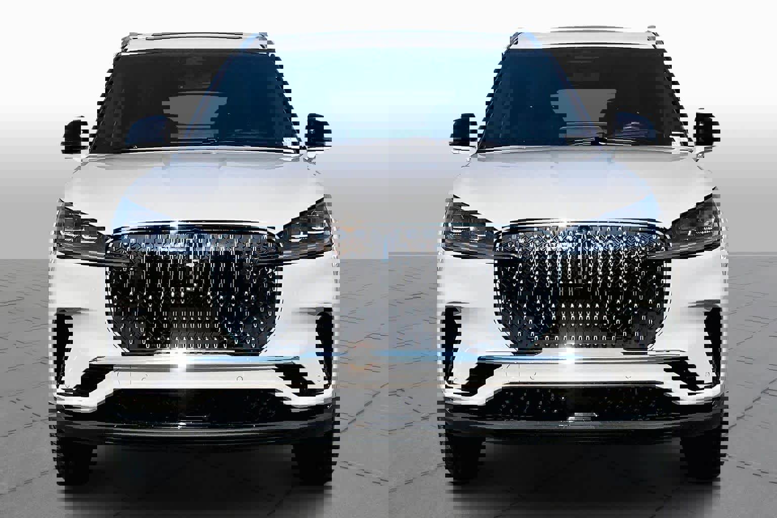 Used 2025 Lincoln Aviator Reserve w/ Equipment Group 201A image 4