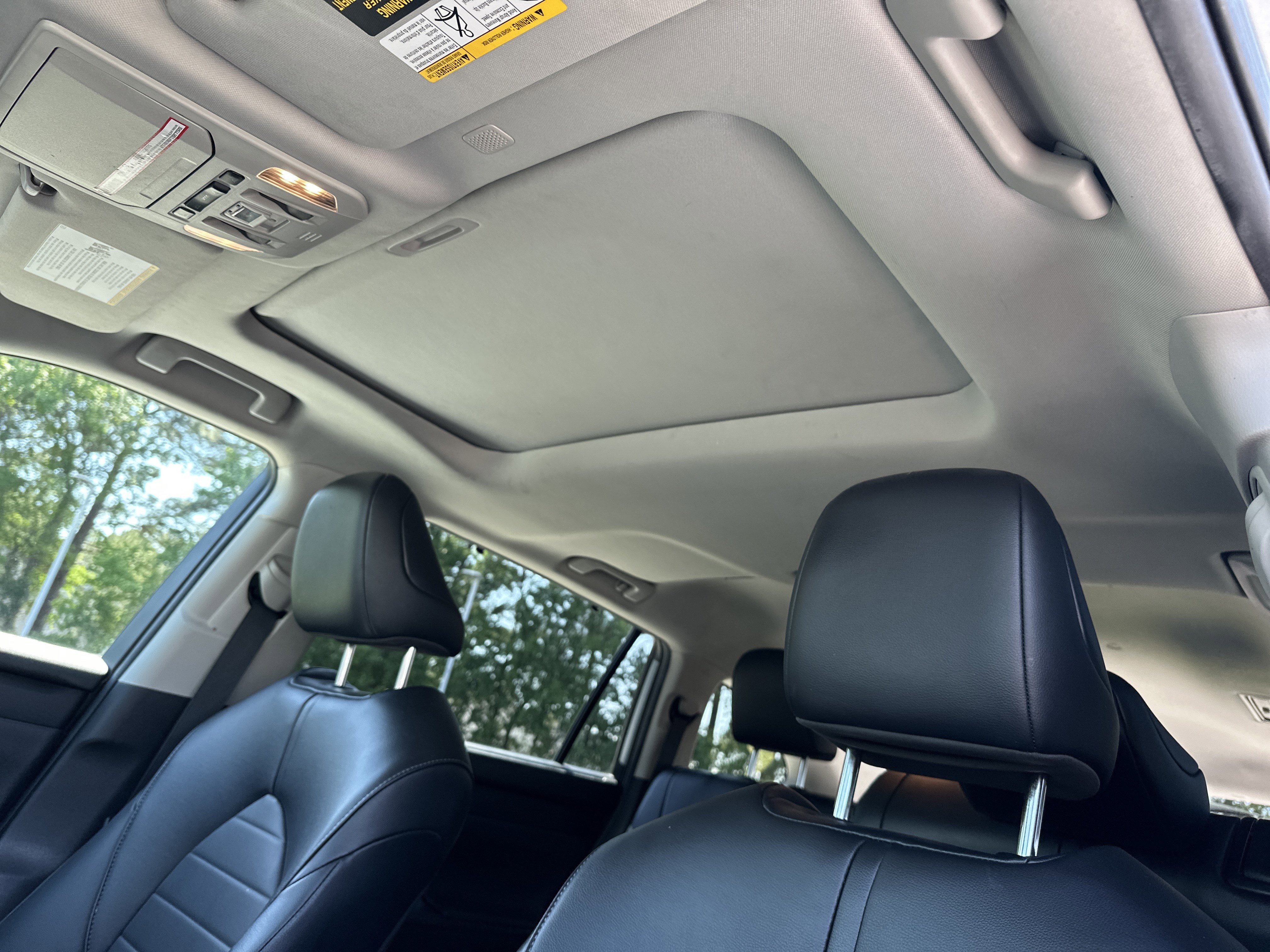 Used 2022 Toyota Highlander XLE FWD image 28