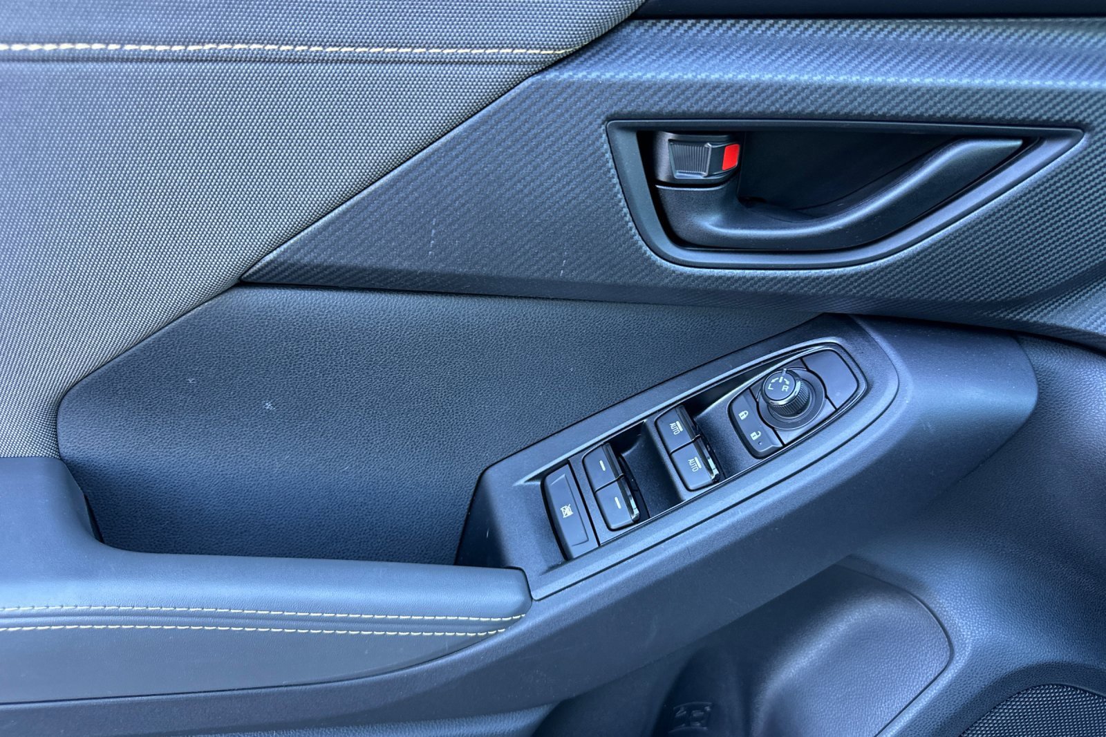 Certified 2025 Subaru Crosstrek 2.5i Sport w/ Crosstrek Mirror Package image 12