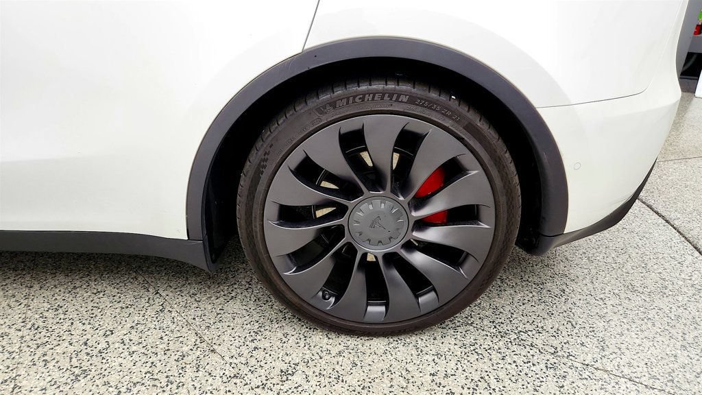 Used 2022 Tesla Model Y Performance AWD/4WD image 9