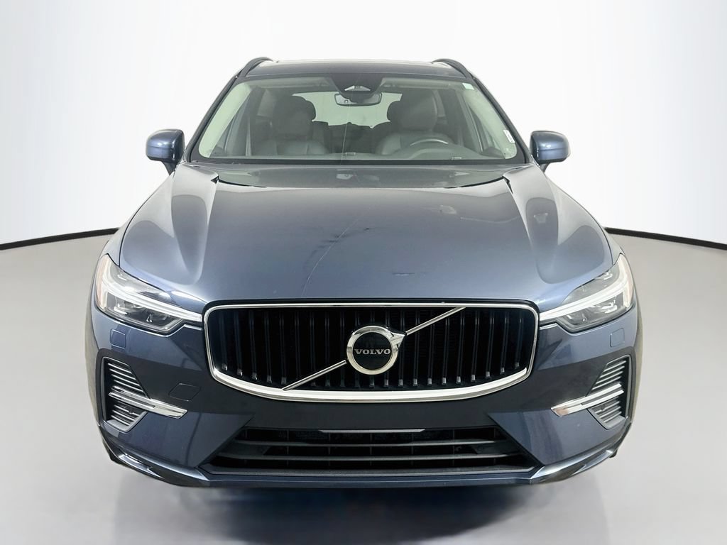 Used 2023 Volvo XC60 B5 Core AWD/4WD image 2