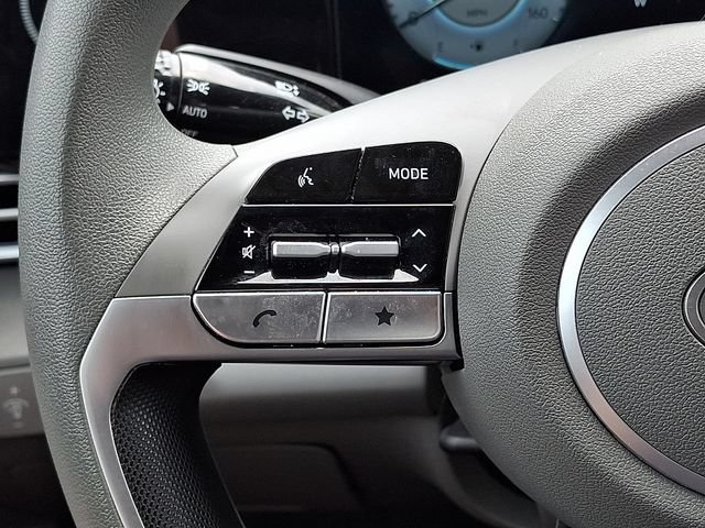 Used 2024 Hyundai Elantra SEL FWD image 21