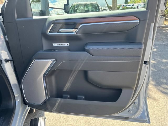 Used 2025 GMC Sierra 1500 Denali w/ Denali Reserve Package AWD/4WD image 40