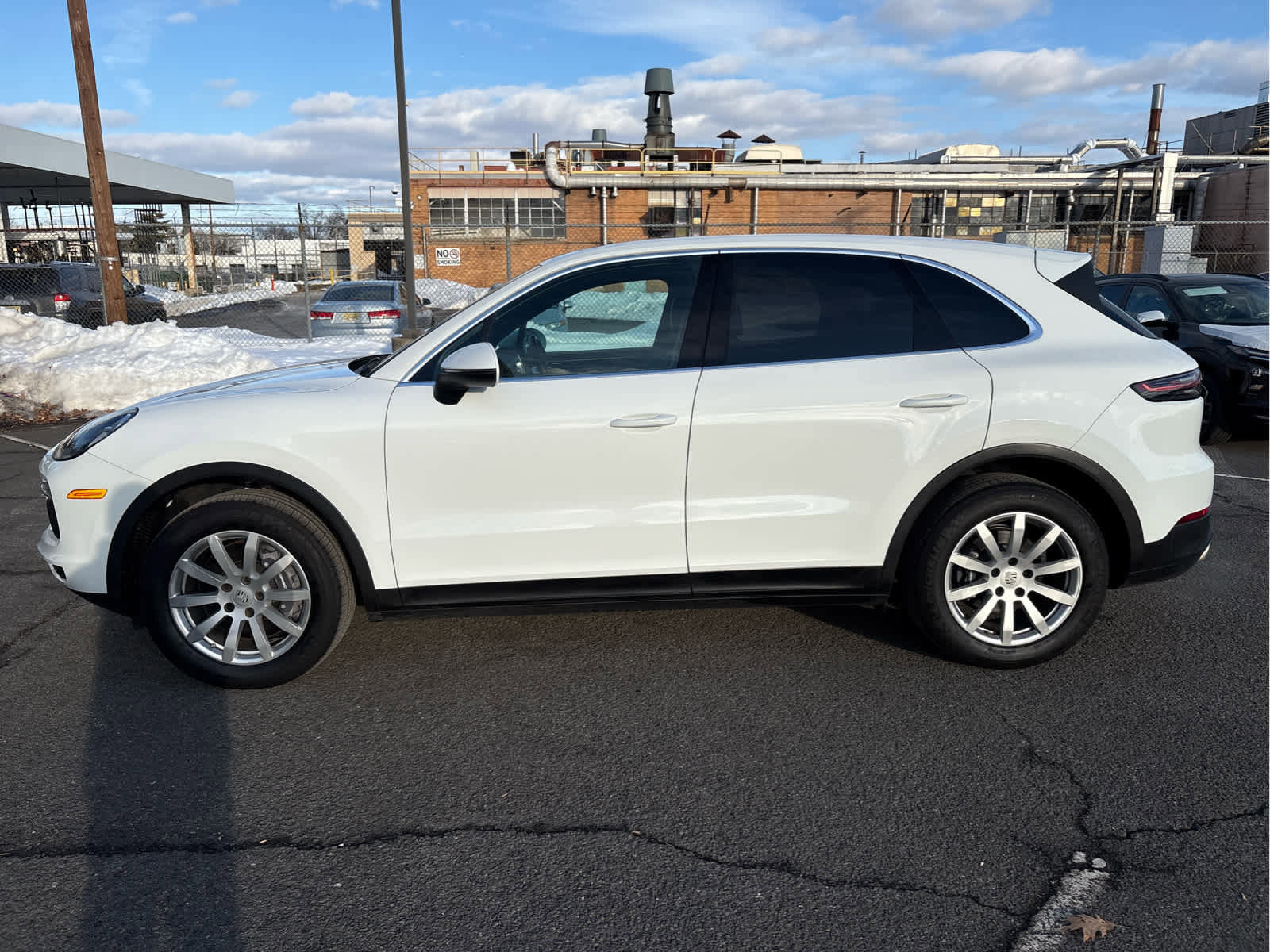 Used 2022 Porsche Cayenne Platinum Edition image 5