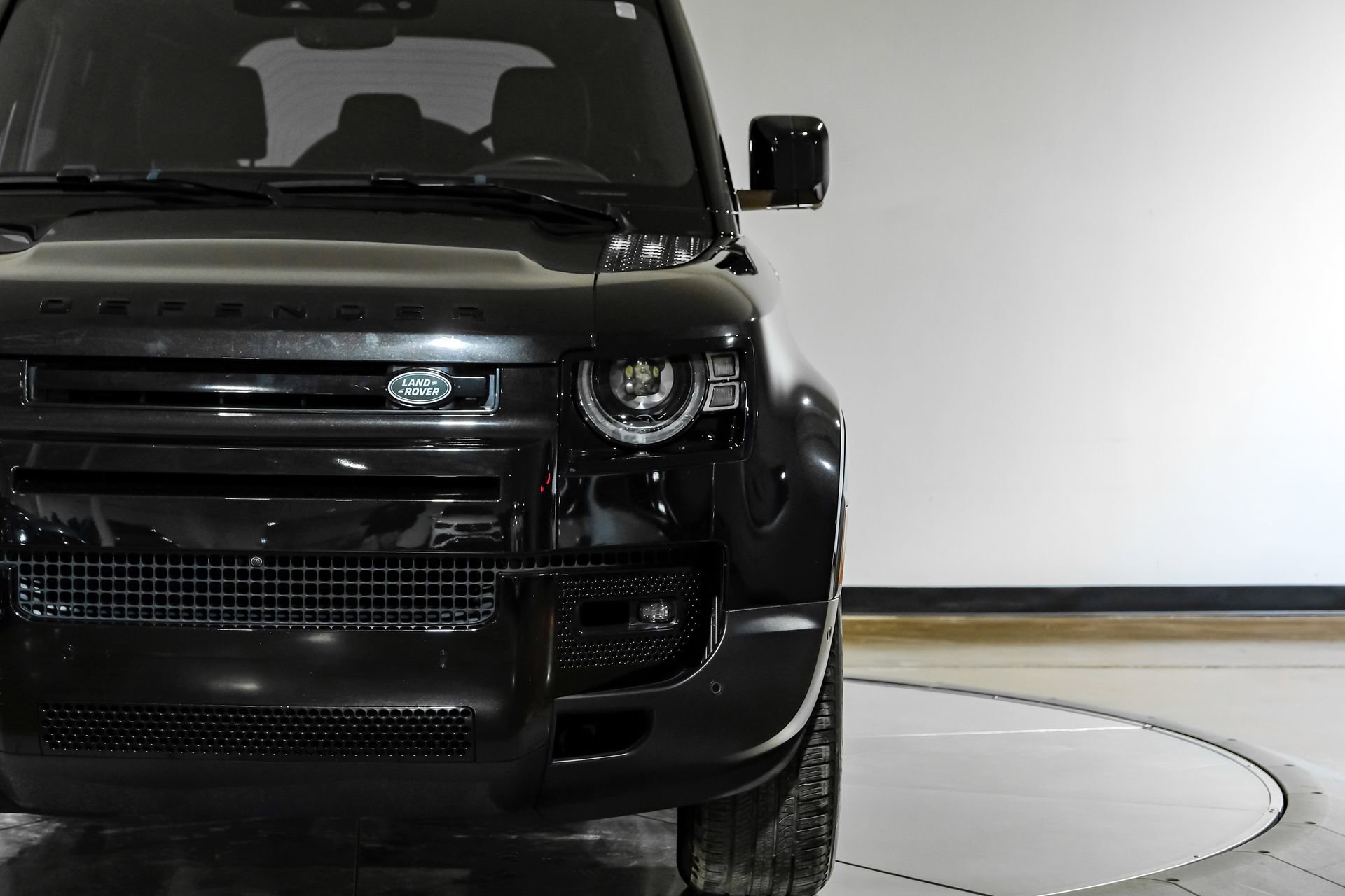 Used 2023 Land Rover Defender 110 SE image 49