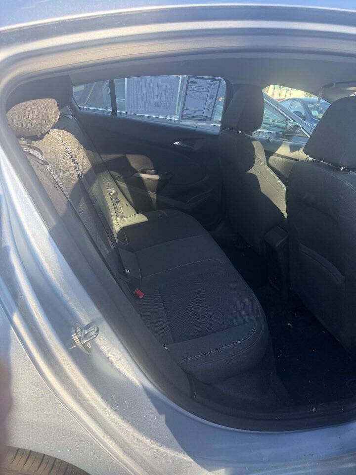 Used 2018 Chevrolet Cruze LT FWD image 14