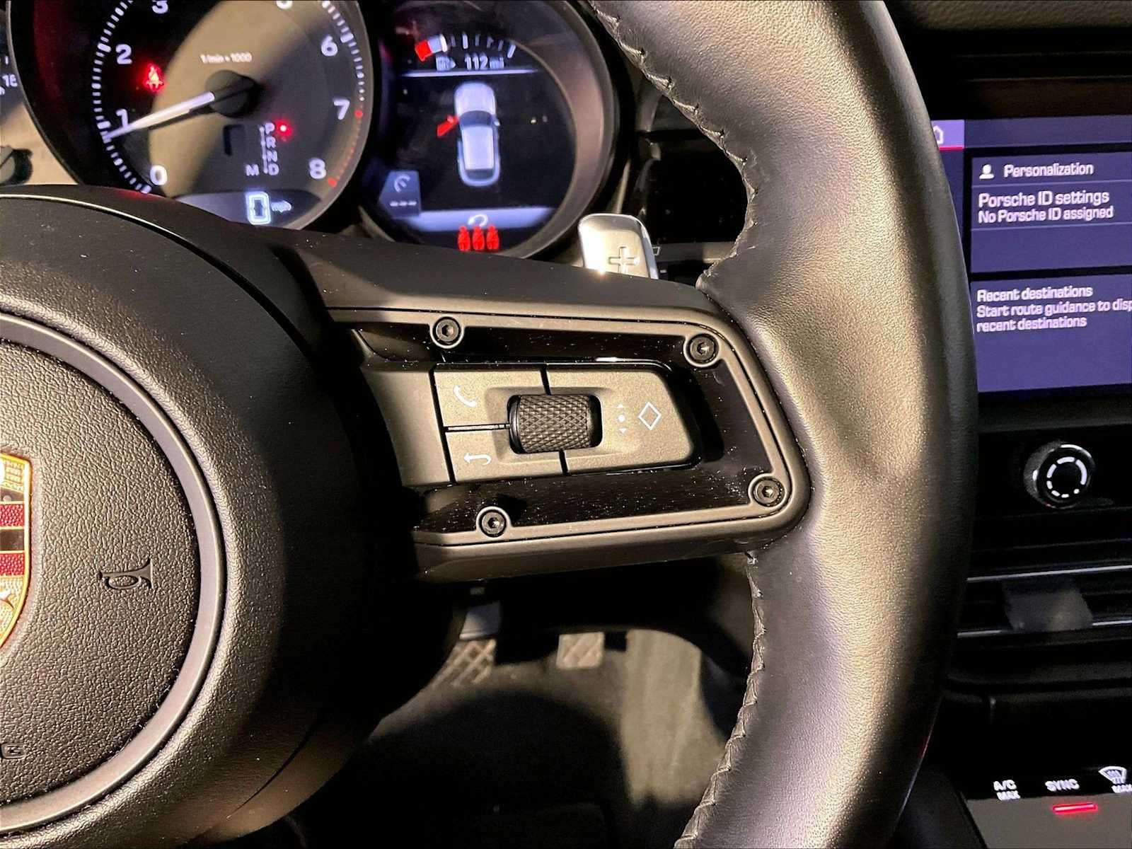 Certified 2024 Porsche Macan AWD/4WD image 28
