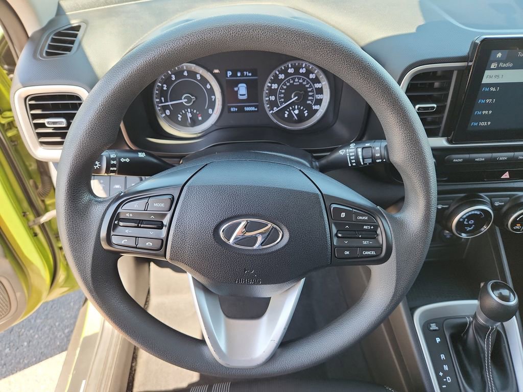 Used 2020 Hyundai Venue SEL FWD image 17