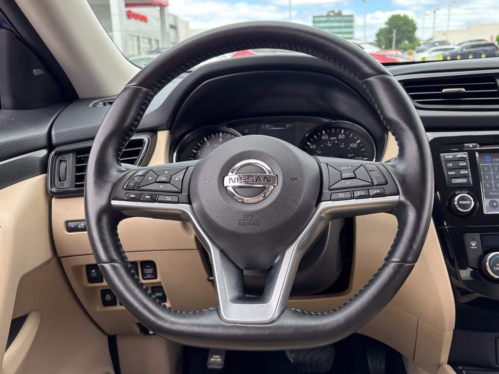 Used 2017 Nissan Rogue SV w/ SV Premium Package AWD/4WD image 28