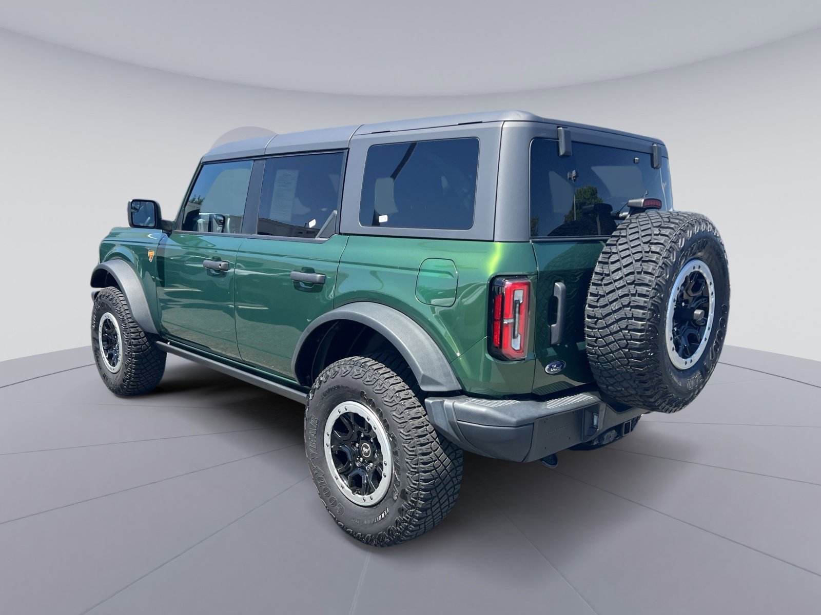 Used 2023 Ford Bronco Badlands w/ Sasquatch Package AWD/4WD image 14