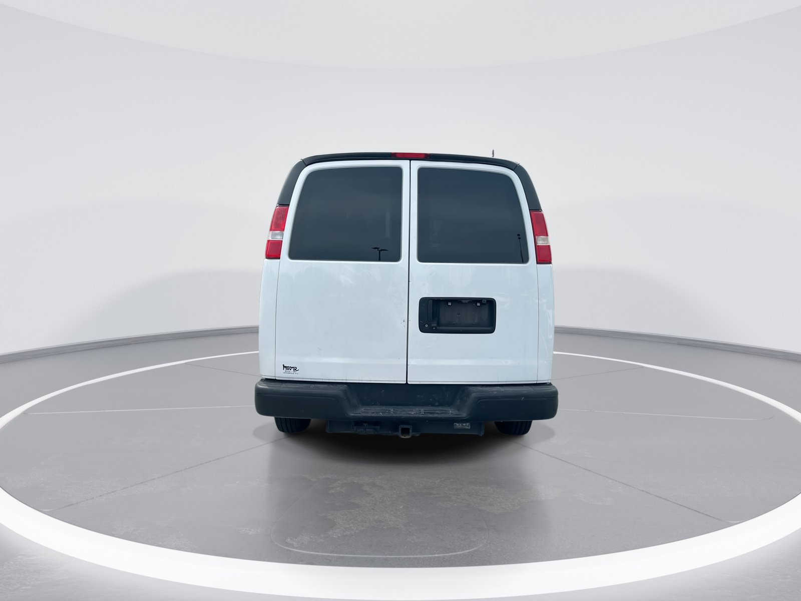 Used 2018 Chevrolet Express 2500 RWD image 8