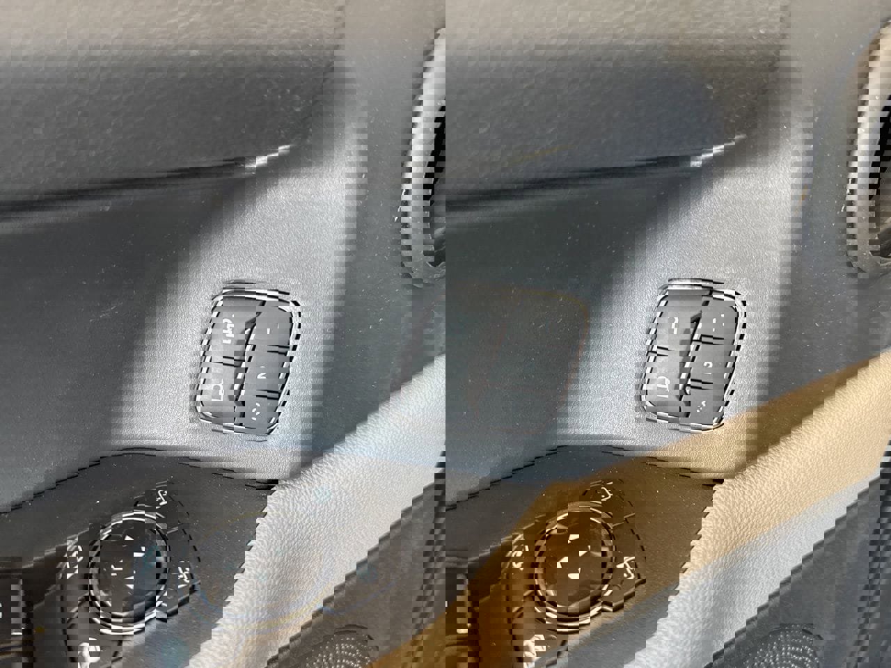 Used 2024 Ford Expedition Limited image 38