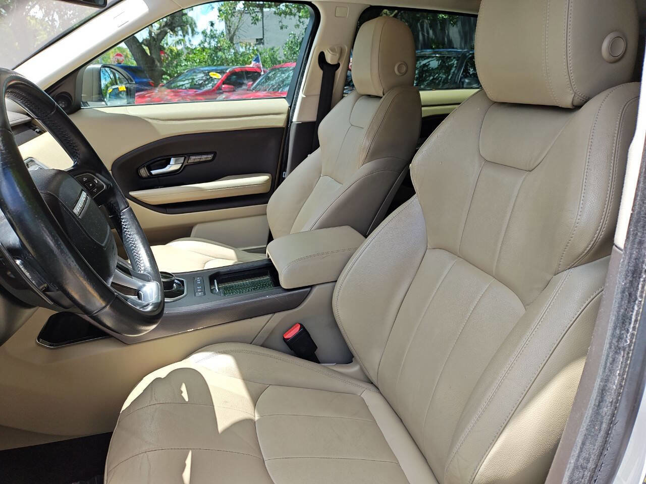 Used 2018 Land Rover Range Rover Evoque SE AWD/4WD image 28