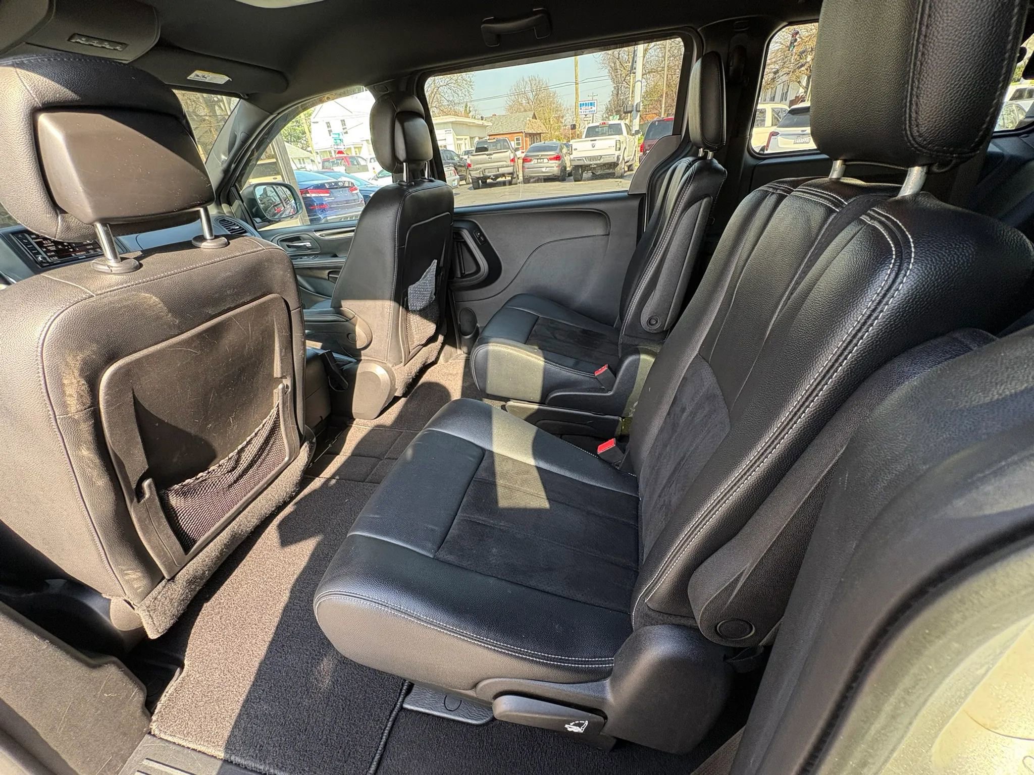 Used 2016 Dodge Grand Caravan SXT FWD image 14