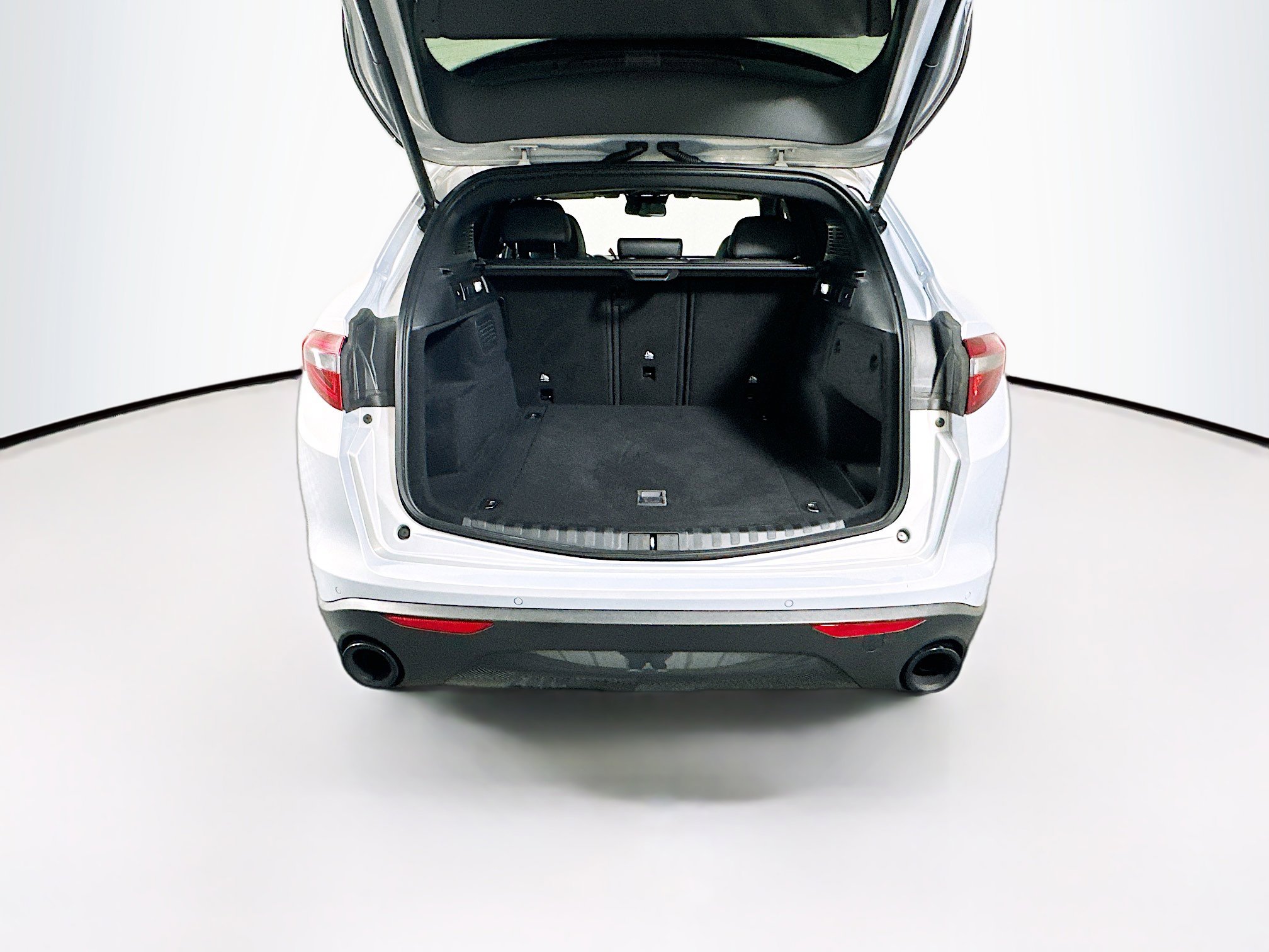 Used 2023 Alfa Romeo Stelvio Sprint RWD image 31