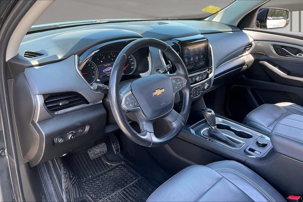 Used 2020 Chevrolet Traverse LT w/ Driver Confidence II Package FWD image 16