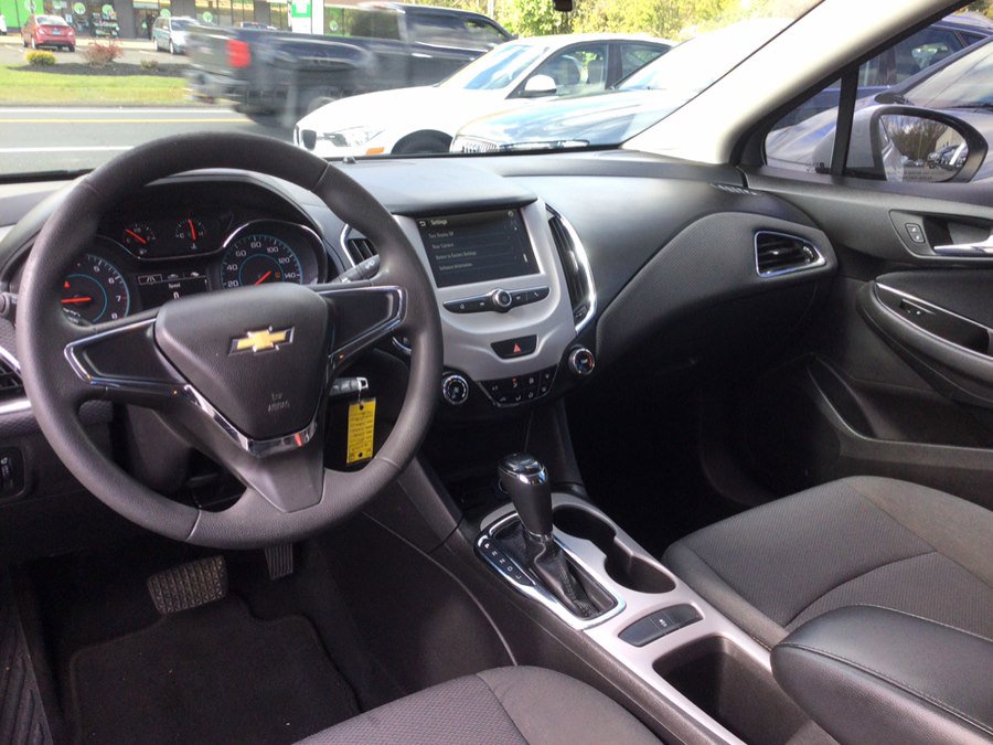 Used 2017 Chevrolet Cruze LS FWD image 17