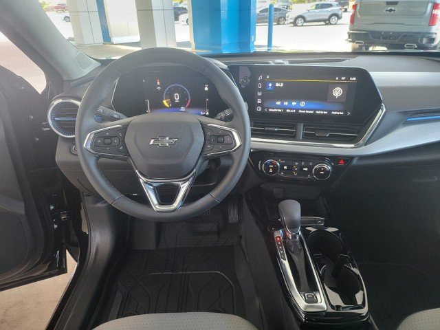 New 2026 Chevrolet Trax LT w/ Sunroof Package FWD image 3
