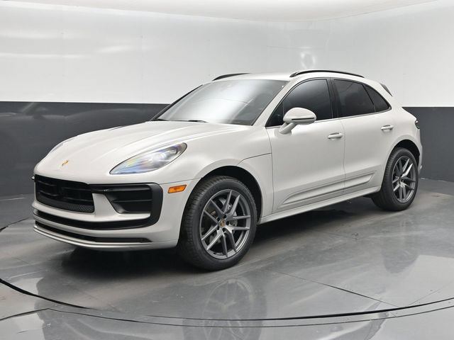 Used 2024 Porsche Macan AWD/4WD image 22